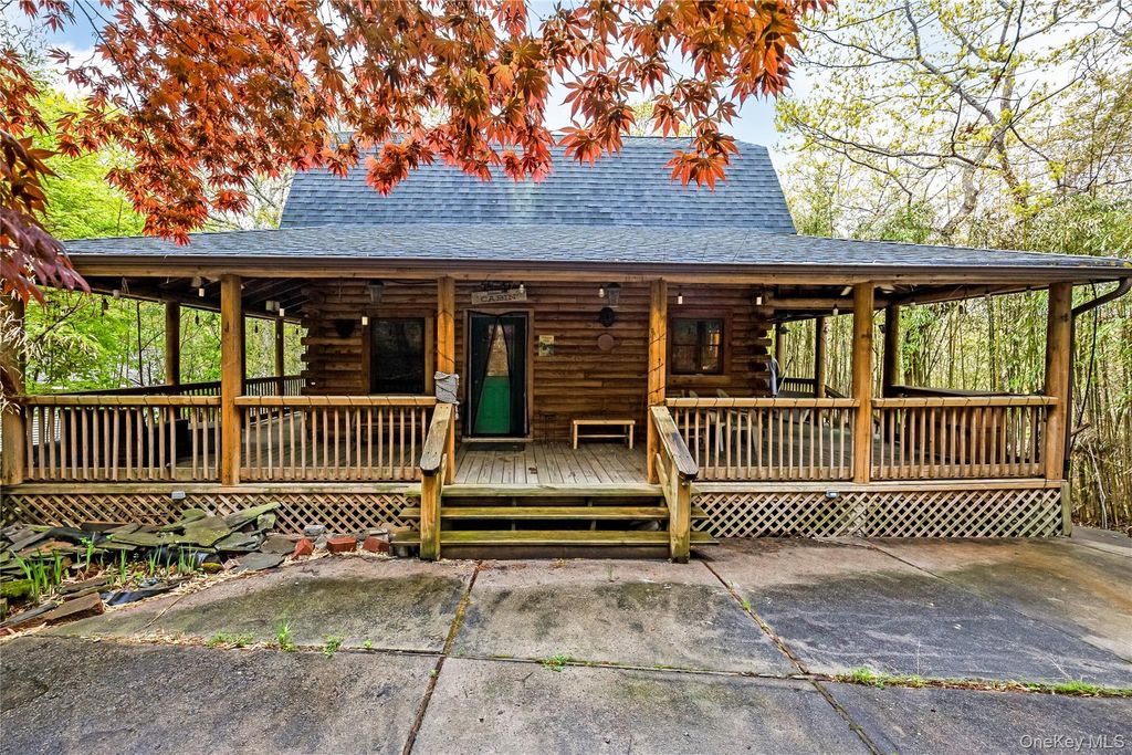 3010 Hulse Landing C-19, Wading River, NY 11792
