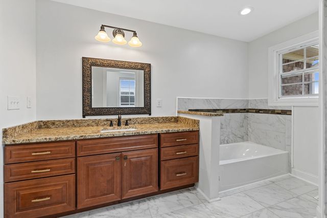 4029 Pleasant Gate Ln, Columbia, TN 38401