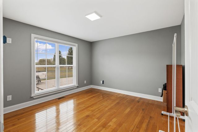 4029 Pleasant Gate Ln, Columbia, TN 38401