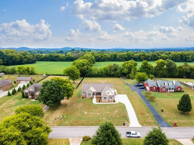 4029 Pleasant Gate Ln, Columbia, TN 38401