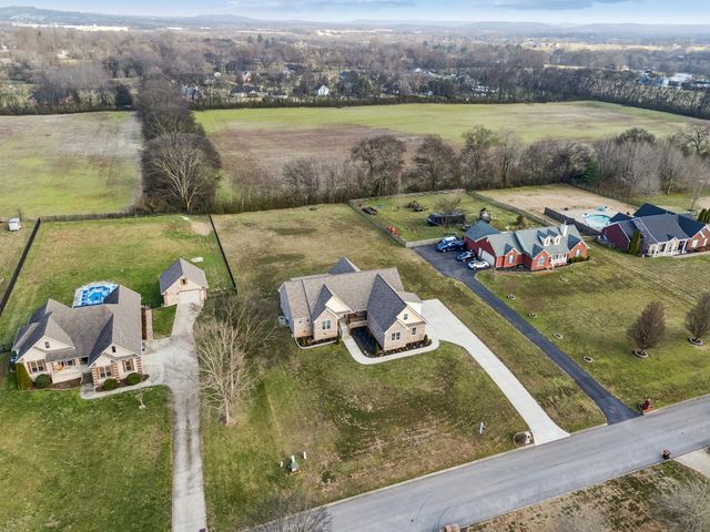 4029 Pleasant Gate Ln, Columbia, TN 38401