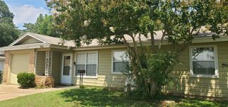 605 N Davis Drive, Arlington, TX 76012