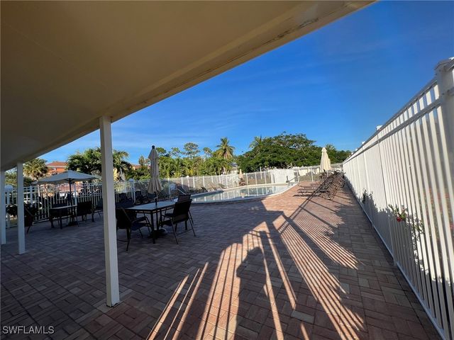 4603 Bayshore DR F8, Naples, FL 34112