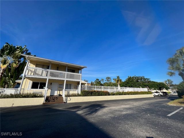 4603 Bayshore DR F8, Naples, FL 34112