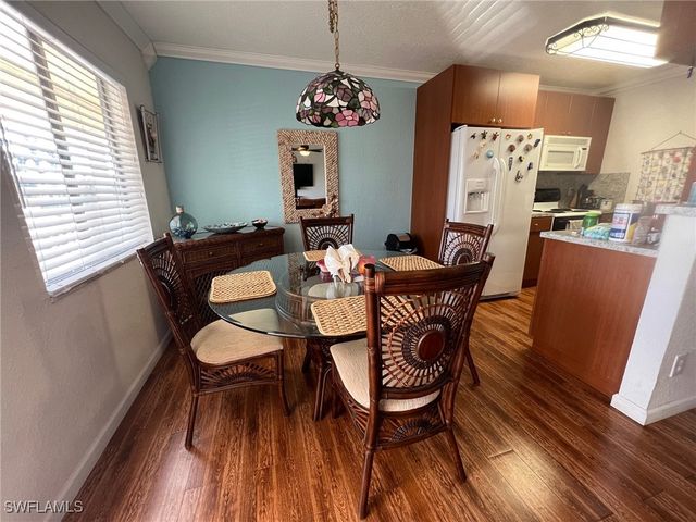 4603 Bayshore DR F8, Naples, FL 34112