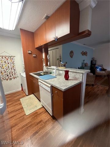 4603 Bayshore DR F8, Naples, FL 34112