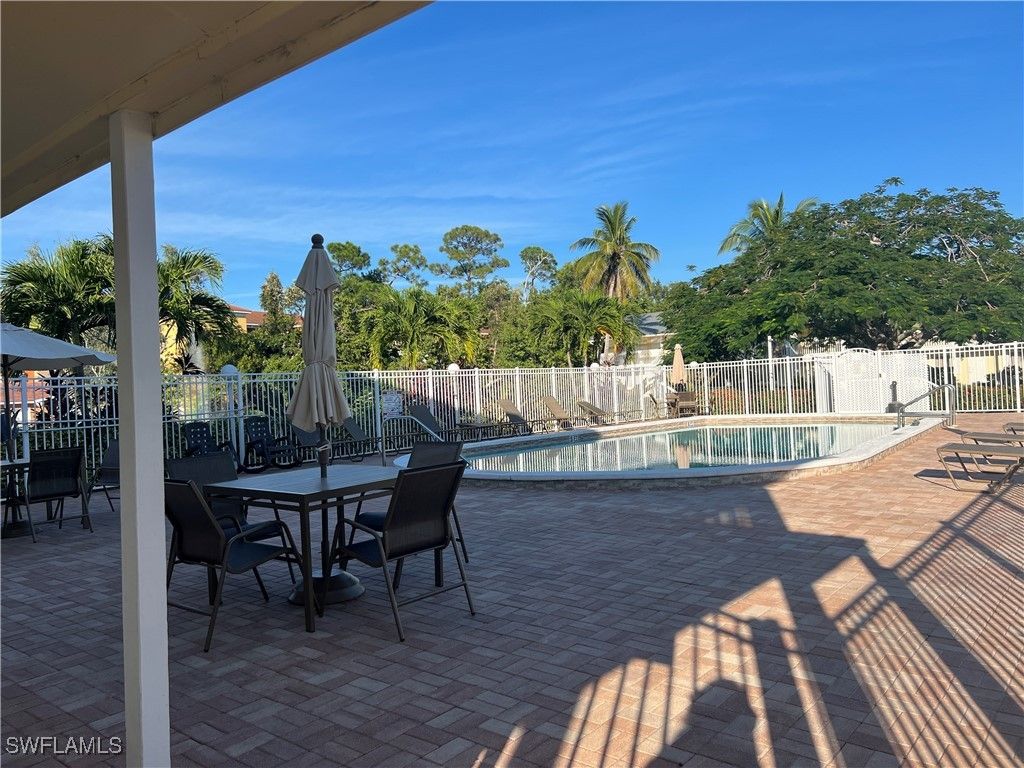 4603 Bayshore DR F8, Naples, FL 34112