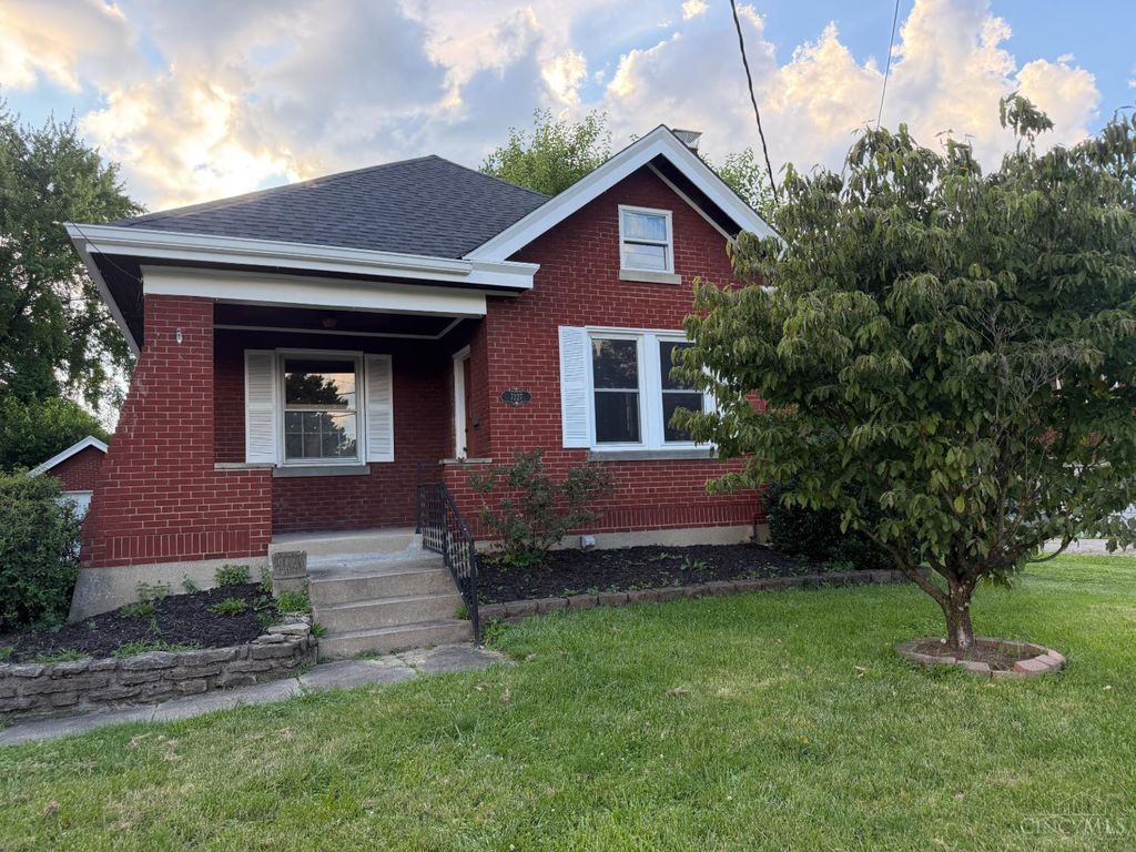 7227 Plainfield Road, Deer Park, OH 45236
