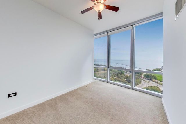 1211 S Prairie Avenue 2003, Chicago, IL 60605