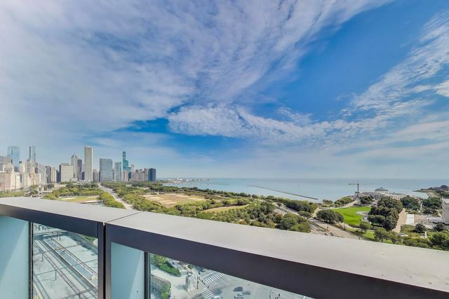 1211 S Prairie Avenue 2003, Chicago, IL 60605