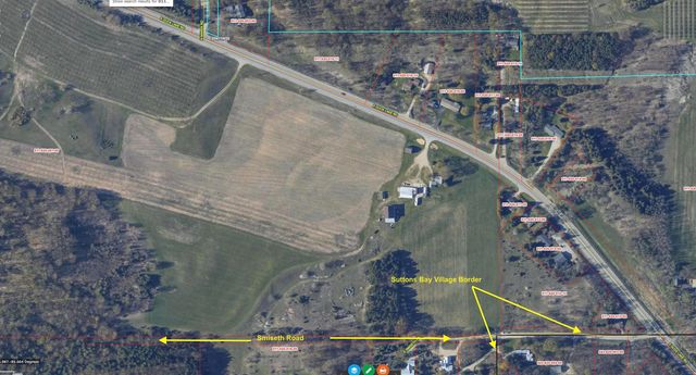 9224 E Duck Lake Road, Suttons Bay Twp, MI 49682