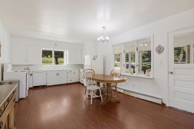 9224 E Duck Lake Road, Suttons Bay Twp, MI 49682