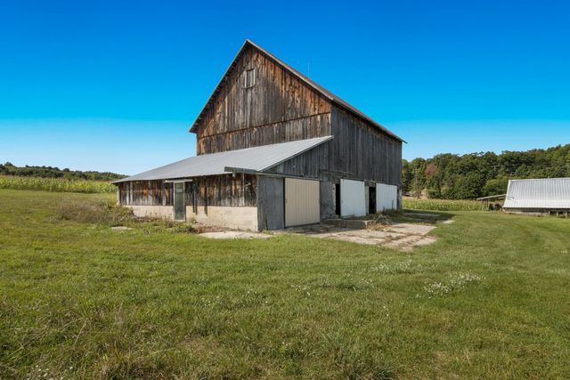 9224 E Duck Lake Road, Suttons Bay Twp, MI 49682