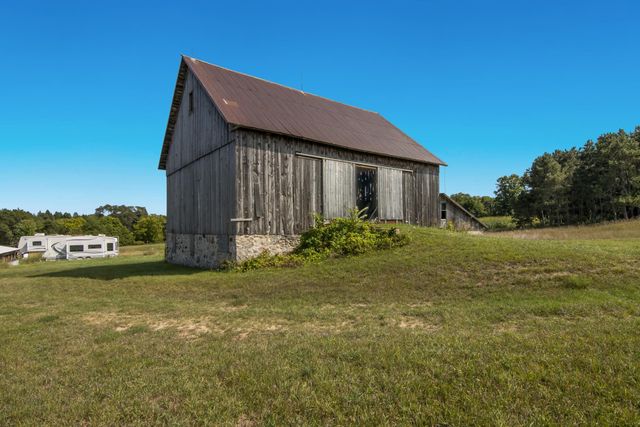 9224 E Duck Lake Road, Suttons Bay Twp, MI 49682