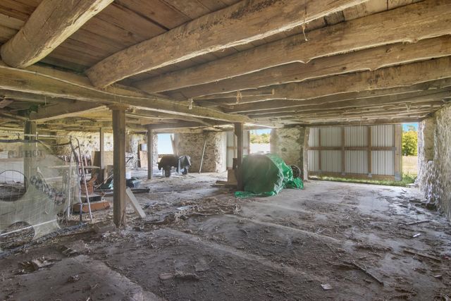 9224 E Duck Lake Road, Suttons Bay Twp, MI 49682