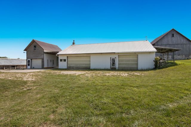 9224 E Duck Lake Road, Suttons Bay Twp, MI 49682