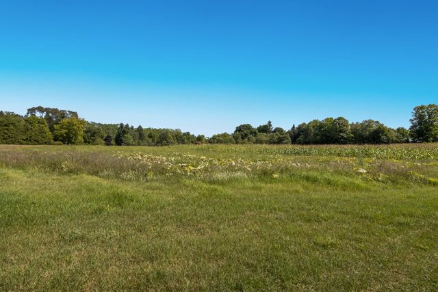 9224 E Duck Lake Road, Suttons Bay Twp, MI 49682