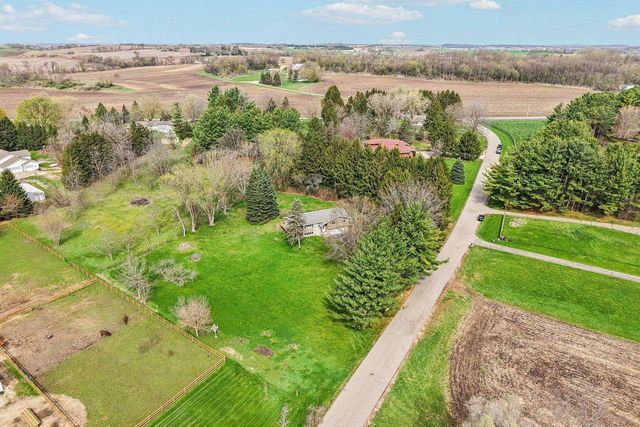 5963 Cherokee Valley Pass, Waunakee, WI 53597