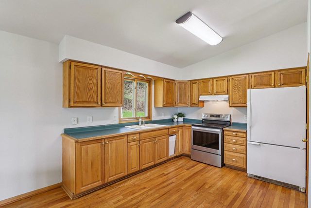 5963 Cherokee Valley Pass, Waunakee, WI 53597