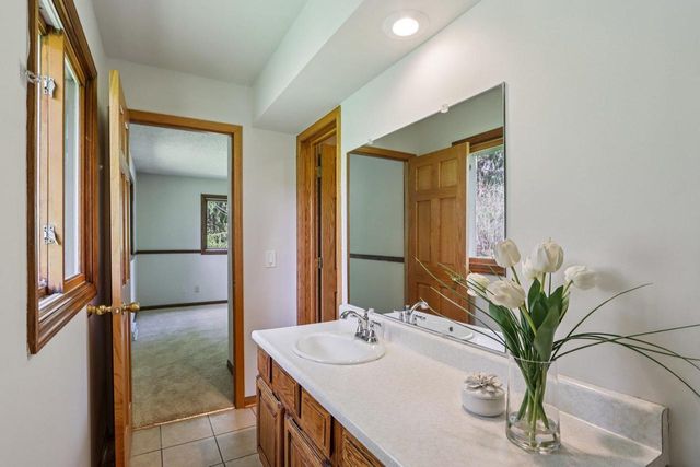 5963 Cherokee Valley Pass, Waunakee, WI 53597