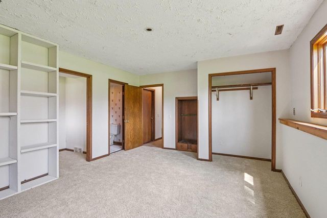 5963 Cherokee Valley Pass, Waunakee, WI 53597