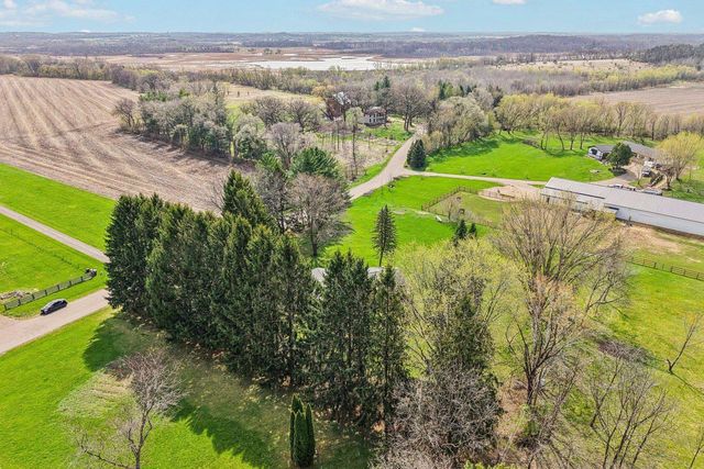 5963 Cherokee Valley Pass, Waunakee, WI 53597