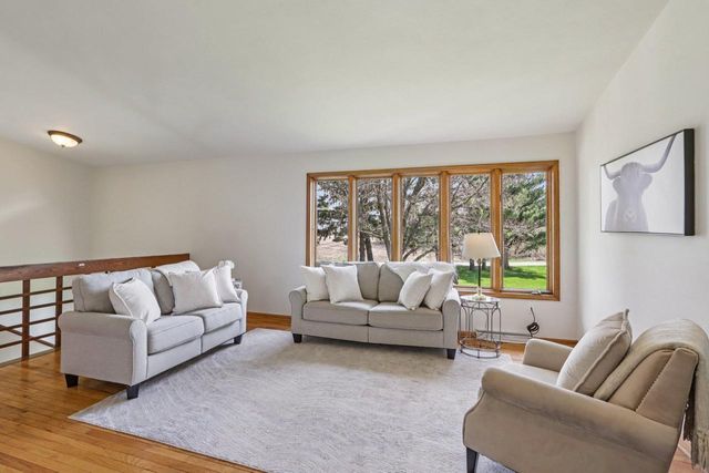 5963 Cherokee Valley Pass, Waunakee, WI 53597
