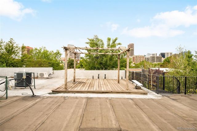 2527 Tremont Place, Denver, CO 80205