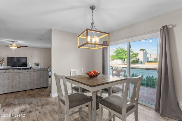 2166 S Calle Polar, Tucson, AZ 85710