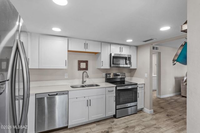2166 S Calle Polar, Tucson, AZ 85710