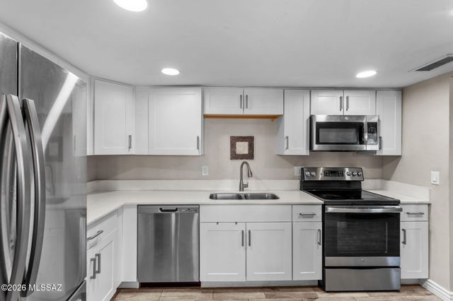 2166 S Calle Polar, Tucson, AZ 85710