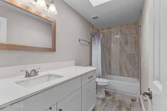 2166 S Calle Polar, Tucson, AZ 85710