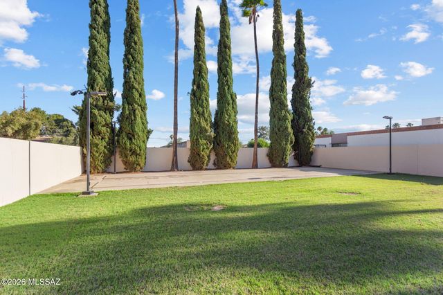 2166 S Calle Polar, Tucson, AZ 85710
