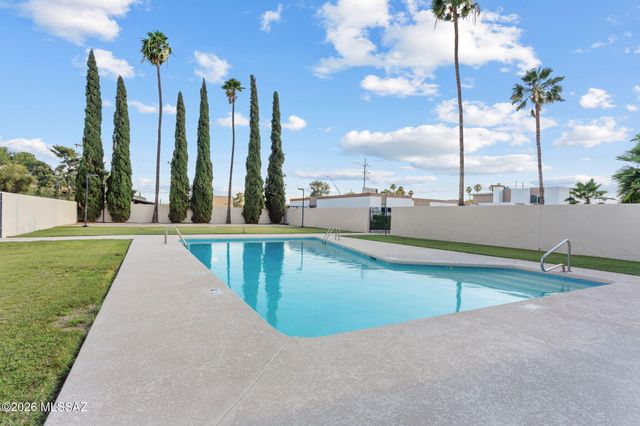 2166 S Calle Polar, Tucson, AZ 85710