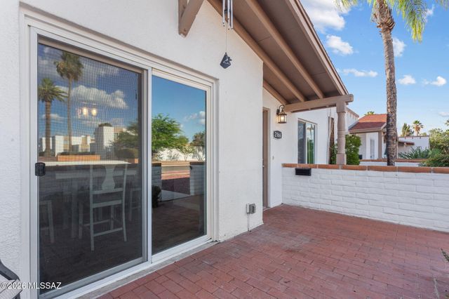 2166 S Calle Polar, Tucson, AZ 85710