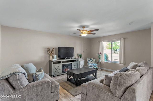 2166 S Calle Polar, Tucson, AZ 85710