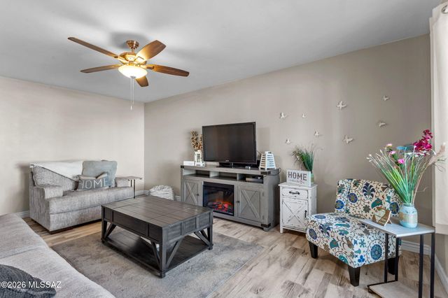 2166 S Calle Polar, Tucson, AZ 85710
