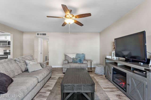 2166 S Calle Polar, Tucson, AZ 85710