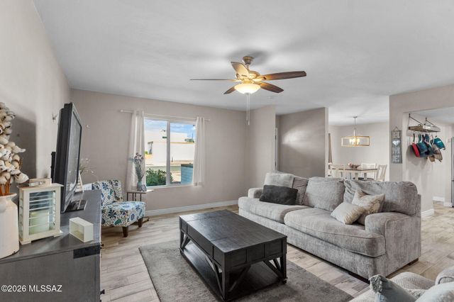 2166 S Calle Polar, Tucson, AZ 85710