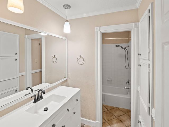 6109 Grass HOLW, Austin, TX 78750