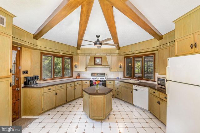 1521 CLEARVIEW AVE, Lancaster, PA 17601