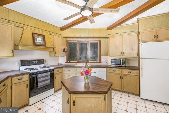 1521 CLEARVIEW AVE, Lancaster, PA 17601