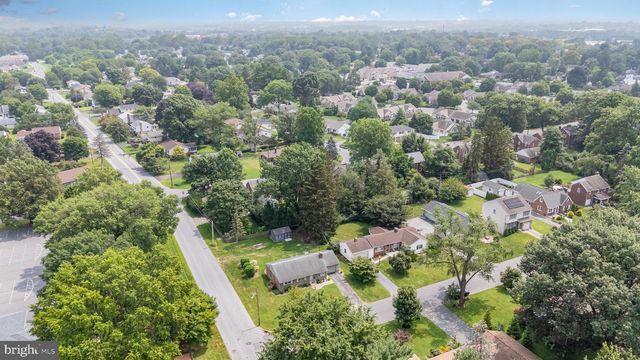 1521 CLEARVIEW AVE, Lancaster, PA 17601