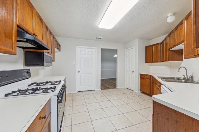 6114 Fox Wind Court, Houston, TX 77041