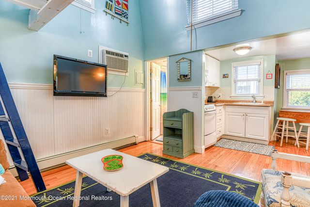 35 Ocean Pathway 4, Ocean Grove, NJ 07756