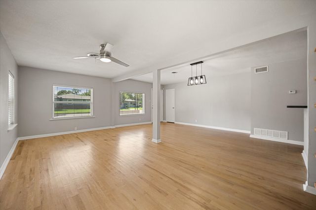 520 Lombardy Lane, Arlington, TX 76013