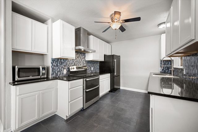 520 Lombardy Lane, Arlington, TX 76013