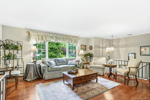 22 Locksley Lane, Bedford Hills, NY 10507