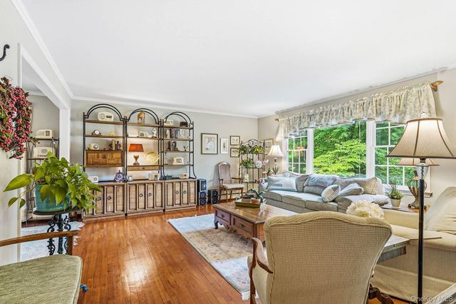22 Locksley Lane, Bedford Hills, NY 10507
