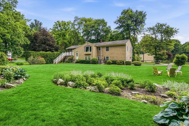 22 Locksley Lane, Bedford Hills, NY 10507